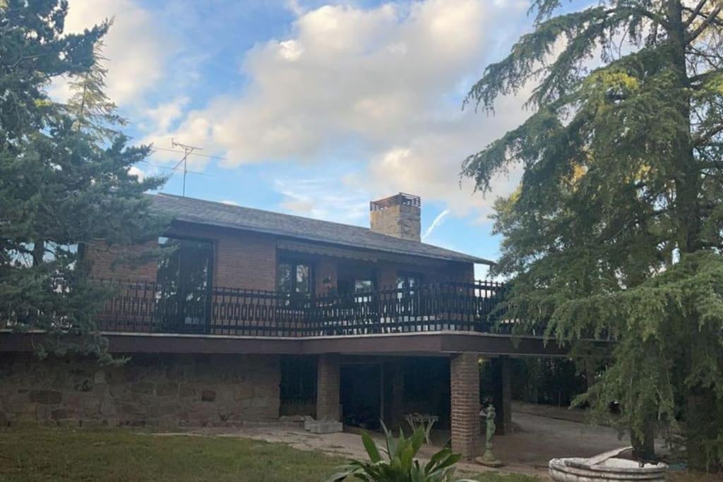 Villa Rana, Con Amplio Jardin, Barbacoa Y Piscina Valdemorillo Exterior foto